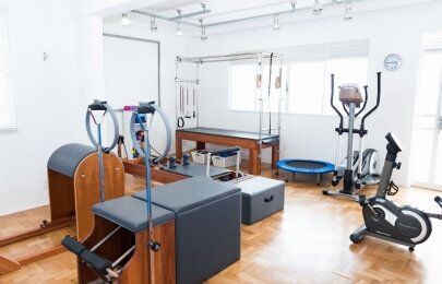Checklist prático de Pilates para alívio de dor